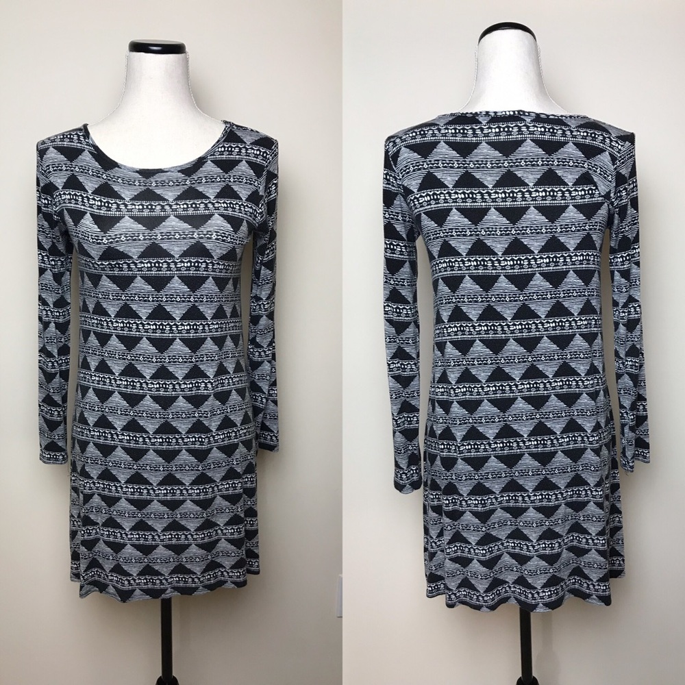 Stitch fix loveappella geometric long sleeve top